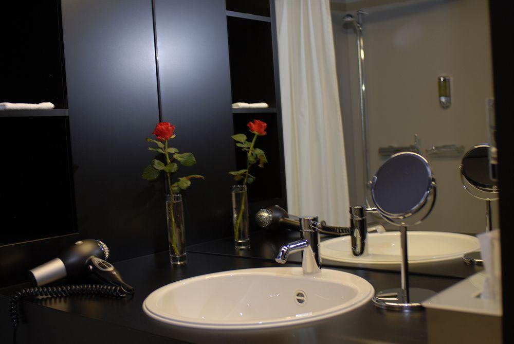 Dasbreitehotel Am Rhein Basilea